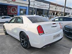 کرایسلەر 300